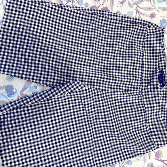 6 Women’s Bermuda Shorts - Picture 4 of 15